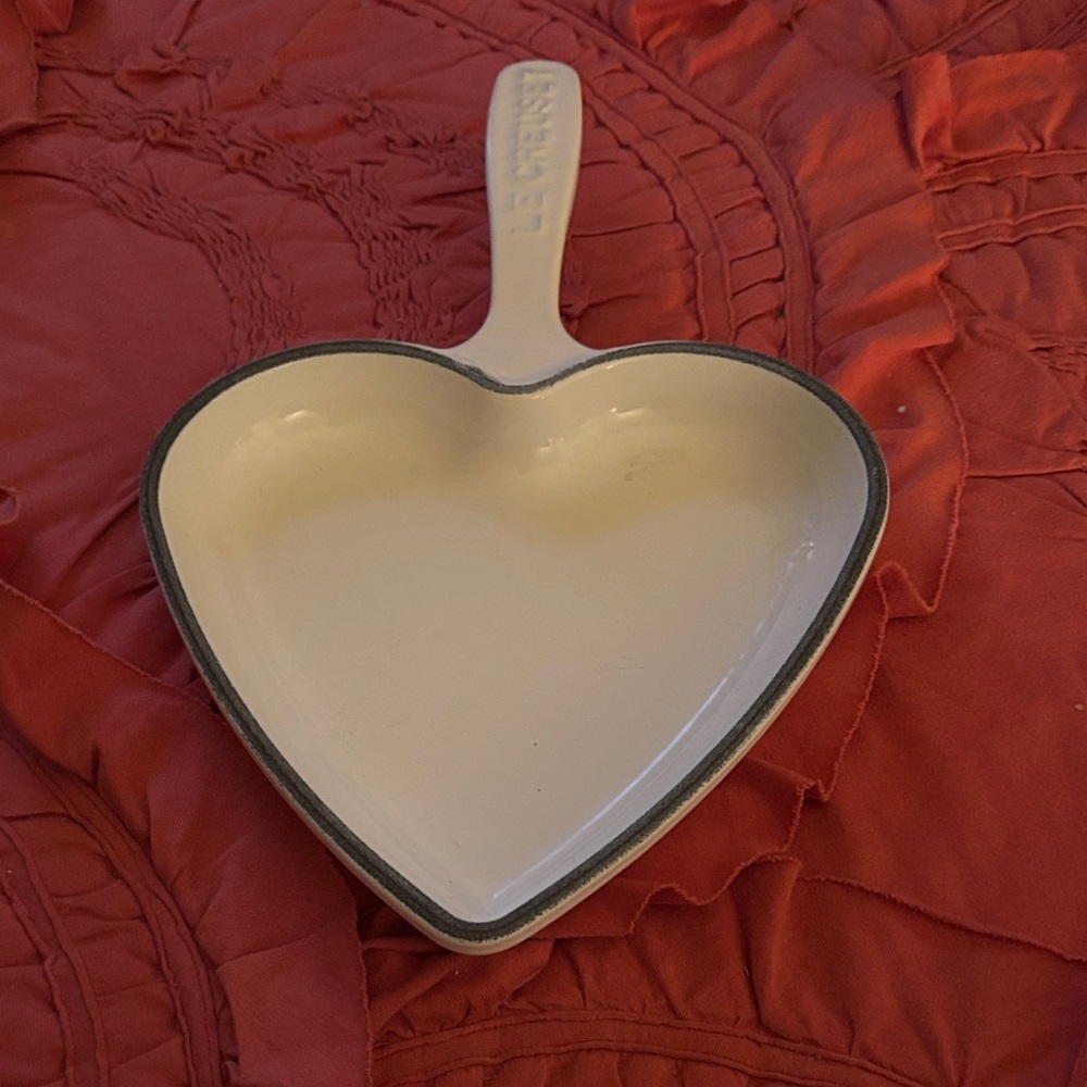 Le Creuset Heart-Shaped Cream Skillet
